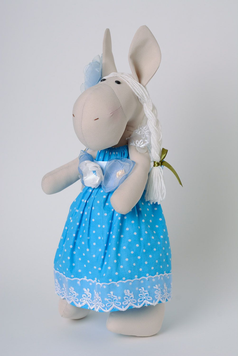 Peluche cheval faite main en robe bleue poupée de créateur en lin et coton photo 3