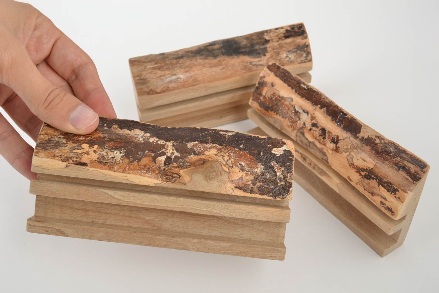 Ensemble de supports pour tablettes en bois naturel design faits main 3 pièces photo 5