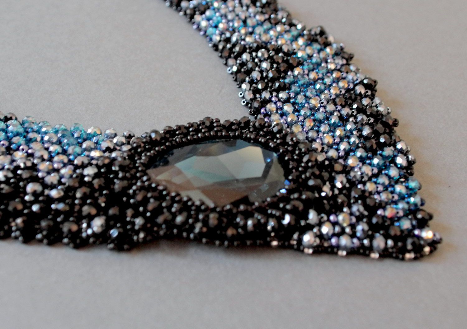 Collier en perles de rocailles et verre tchèque Contes de Shéhérazade photo 2