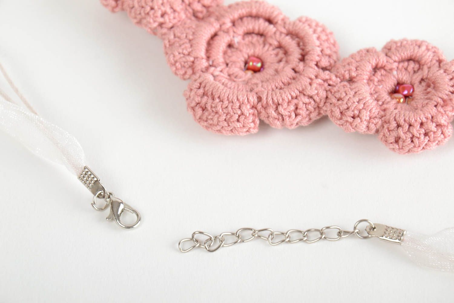 Textil Collier mit Blumen in Rosa gehäkelt mit Glasperlen handmade für Frauen foto 4
