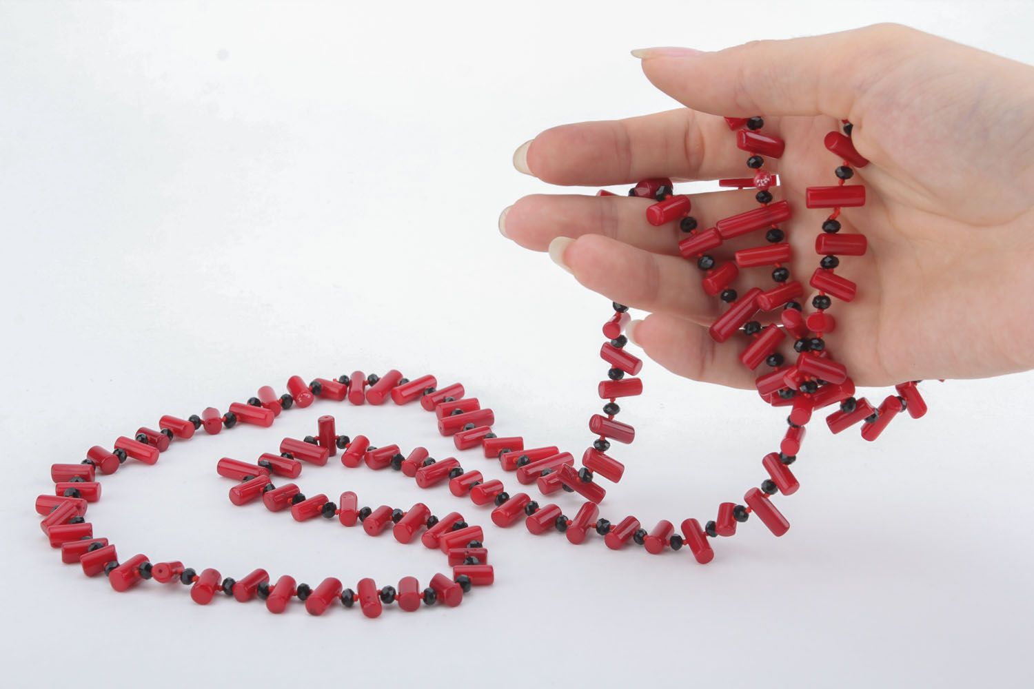 Red necklace made of natural stone photo 5