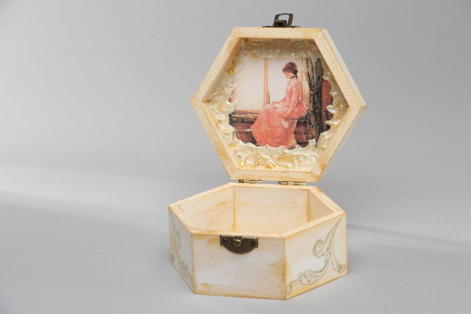 Boîte en bois décorative faite main originale technique de serviettage photo 2