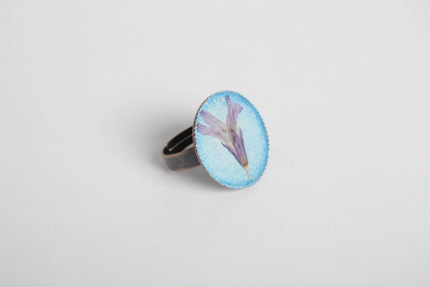 Кольцо ручной работы с цветком кольцо из эпоксидной смолы модное кольцо  фото 3