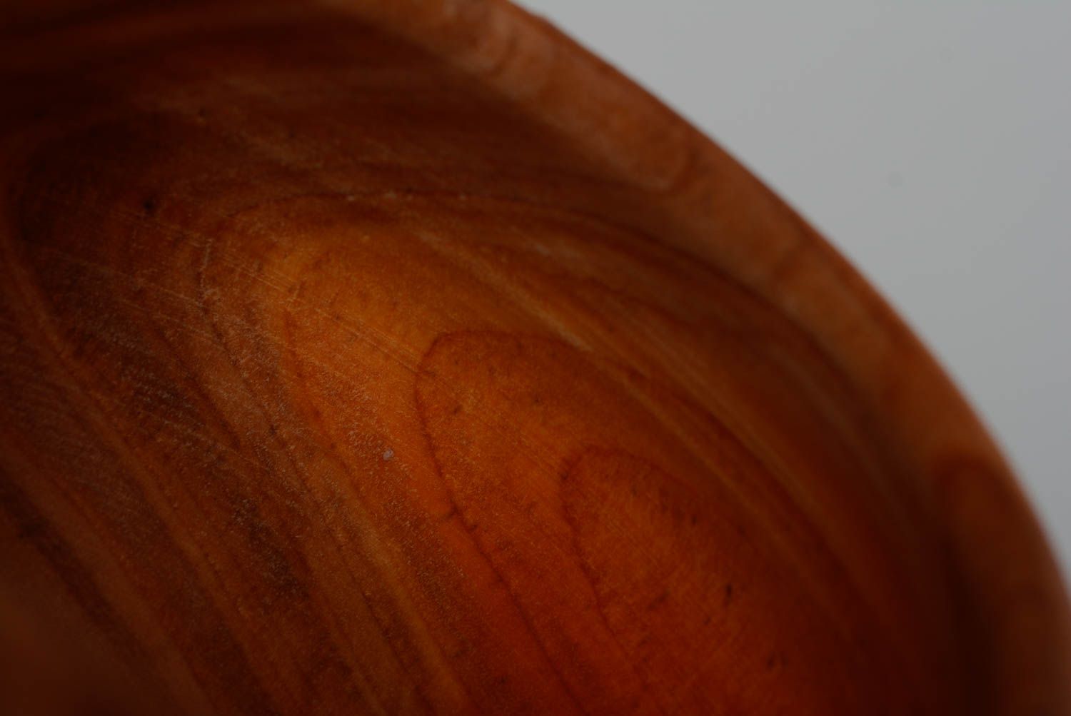 Pot avec couvercle en bois sur pied fait main pour garder sel ou sucre photo 3