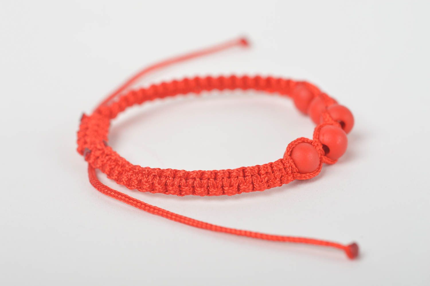 Браслет ручной работы браслет из шнурков плетеный браслет детский красный тонкий фото 4