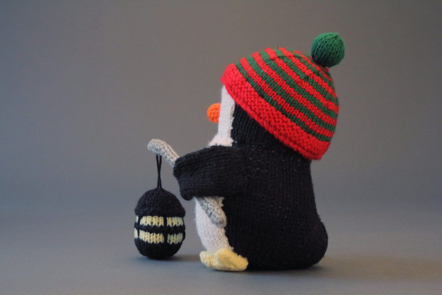 Giocattolo a maglia fatto a mano pupazzo morbido pinguino piccolo a uncinetto foto 4