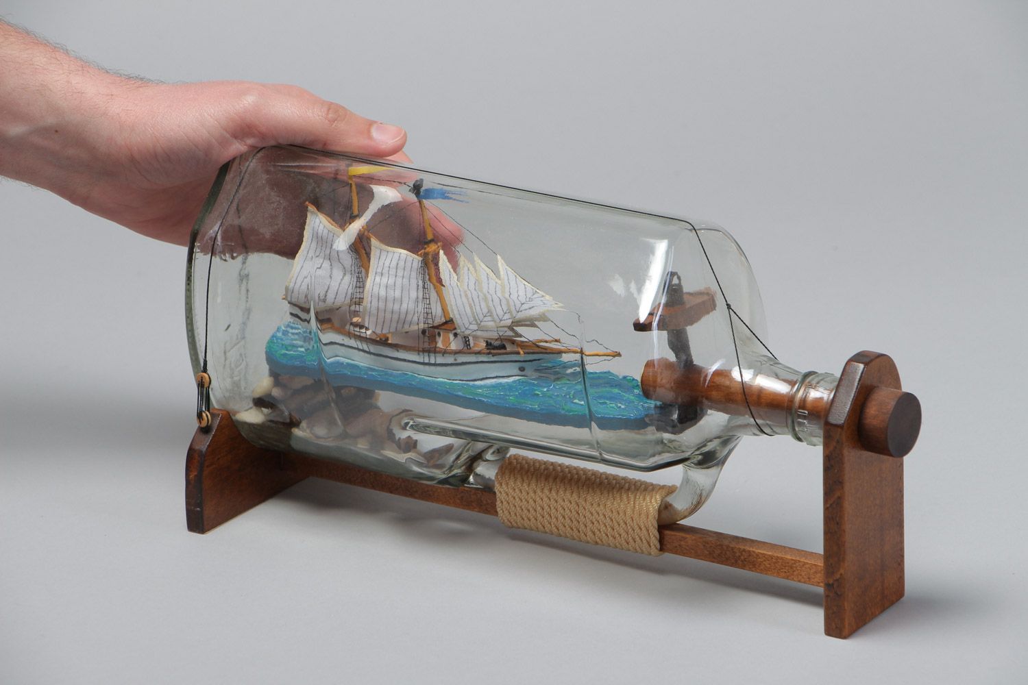 Композиция корабль в бутылке из стекла оригинальная красивая ручной работы фото 5