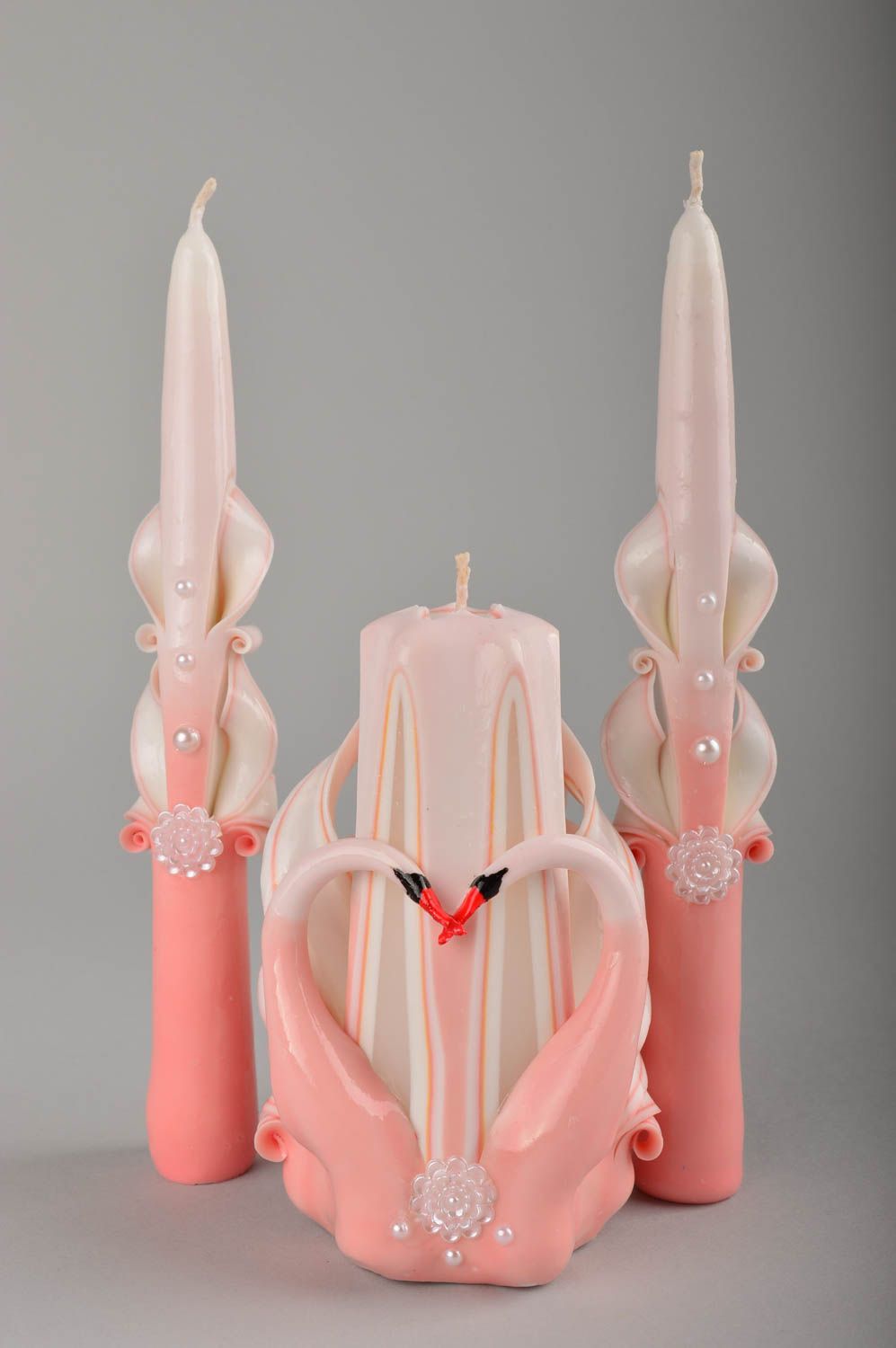 Свечи ручной работы парафиновые свечи розовые красивые свечи резные Лебеди фото 1