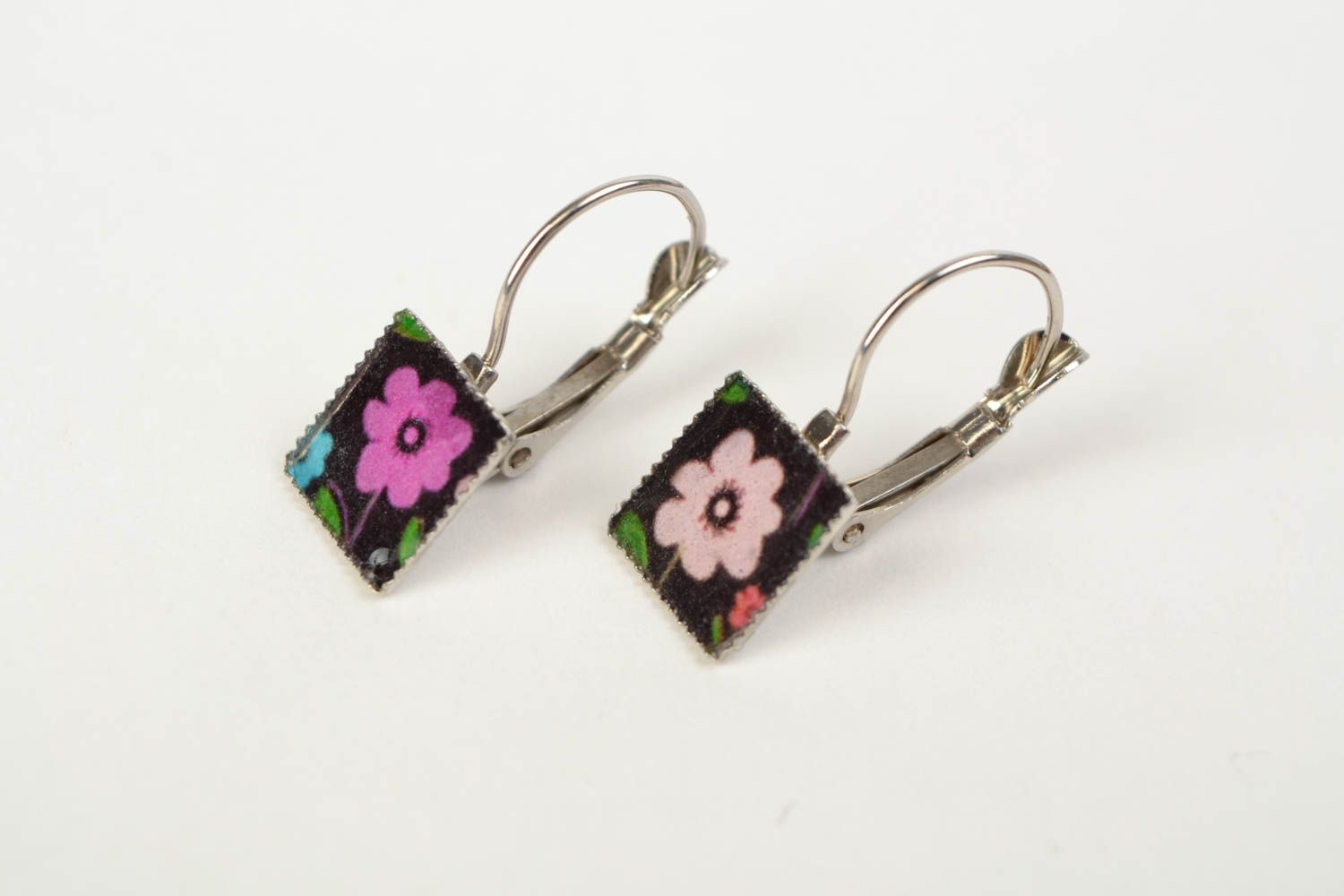 Small handmade decoupage square earrings with flowers and English fastener photo 1