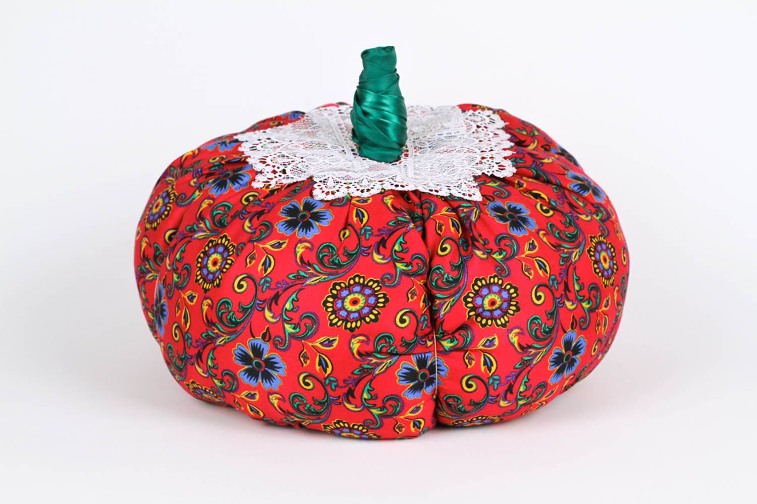 Red pumpkin throw pillow for home décor 14,57 inches 1,16 lb photo 1