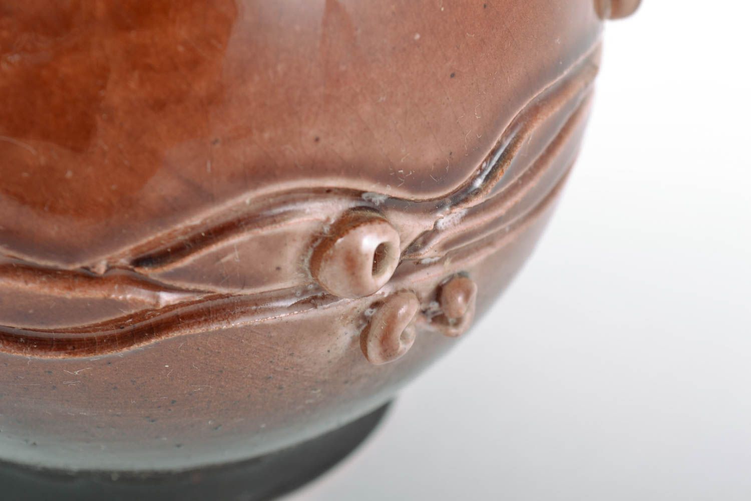 Глиняная ваза небольшая красивая ручной работы с покрытием глазурью авторская фото 3