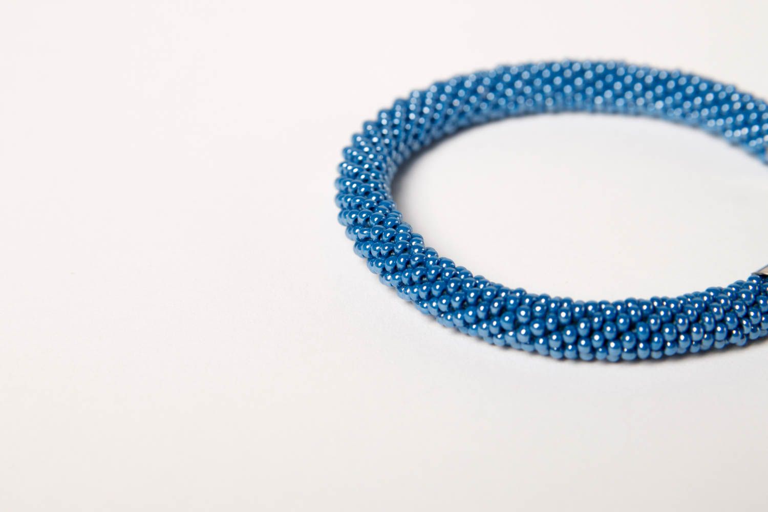 Браслет из бисера ручной работы модный браслет жгут украшение из бисера голубое фото 5