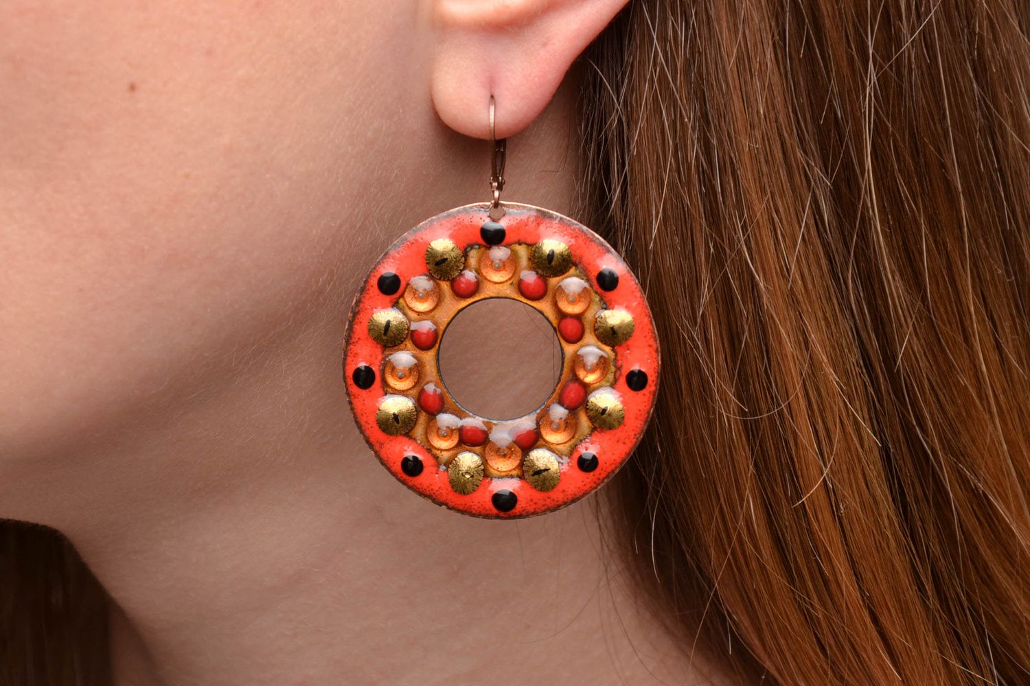 Round copper earrings with enamel photo 2