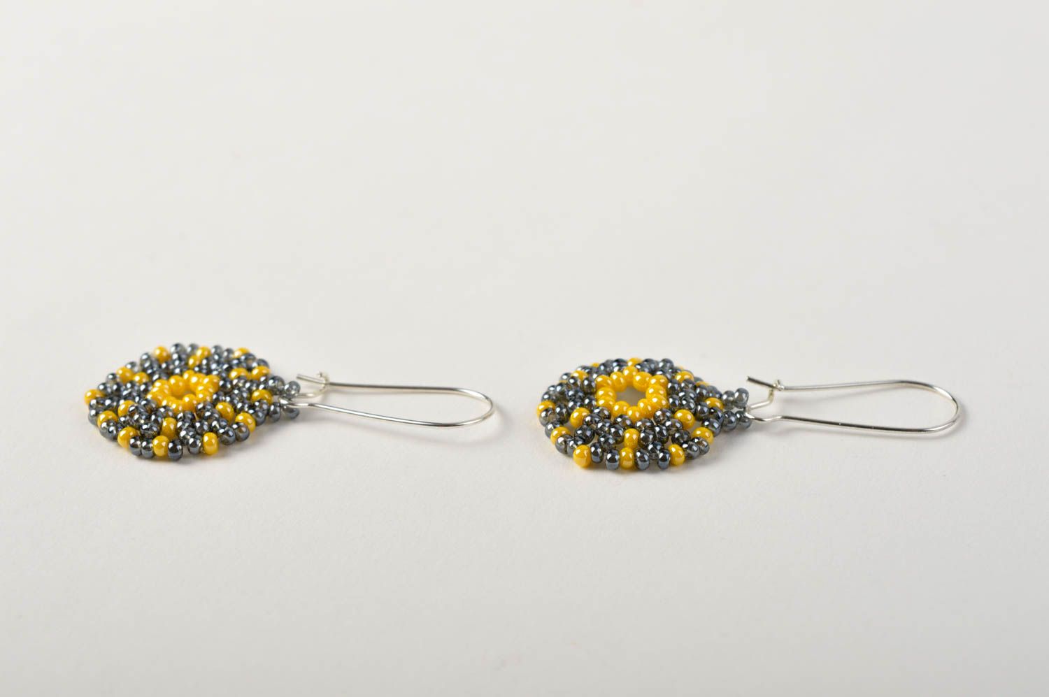Handmade unusual beaded earrings stylish designer earrings round earrings photo 4