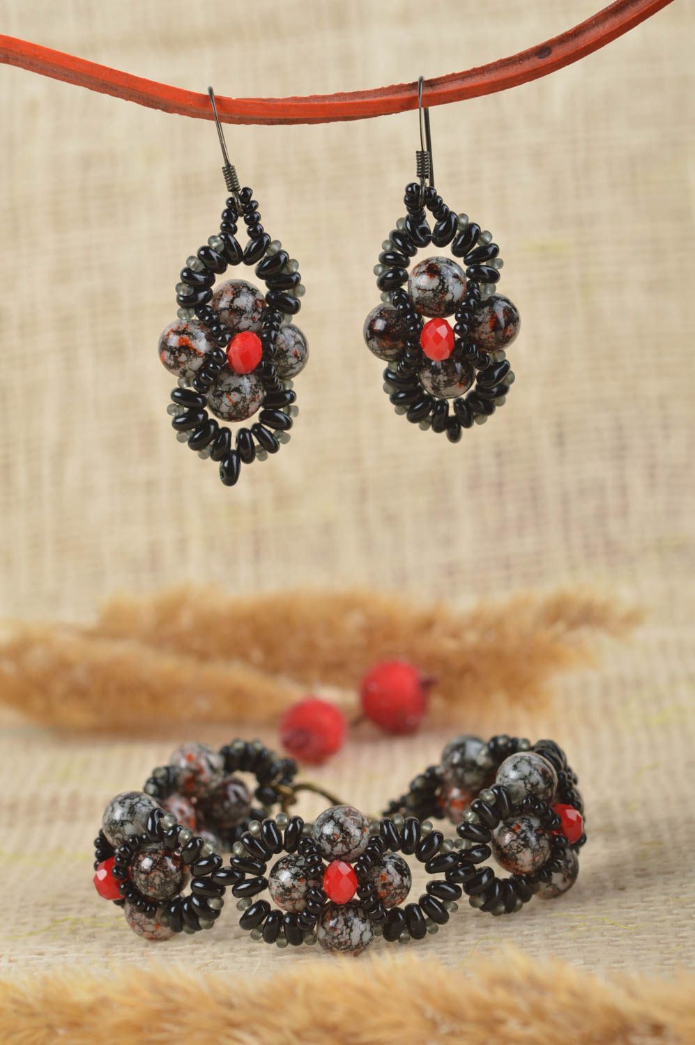 Beautiful handmade jewelry set beaded earrings beaded bracelet fashion trends photo 1