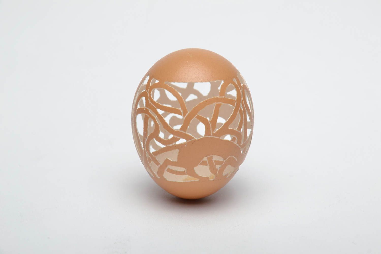 Petit œuf gravé décoratif de poule beige fait main cadeau original  photo 3