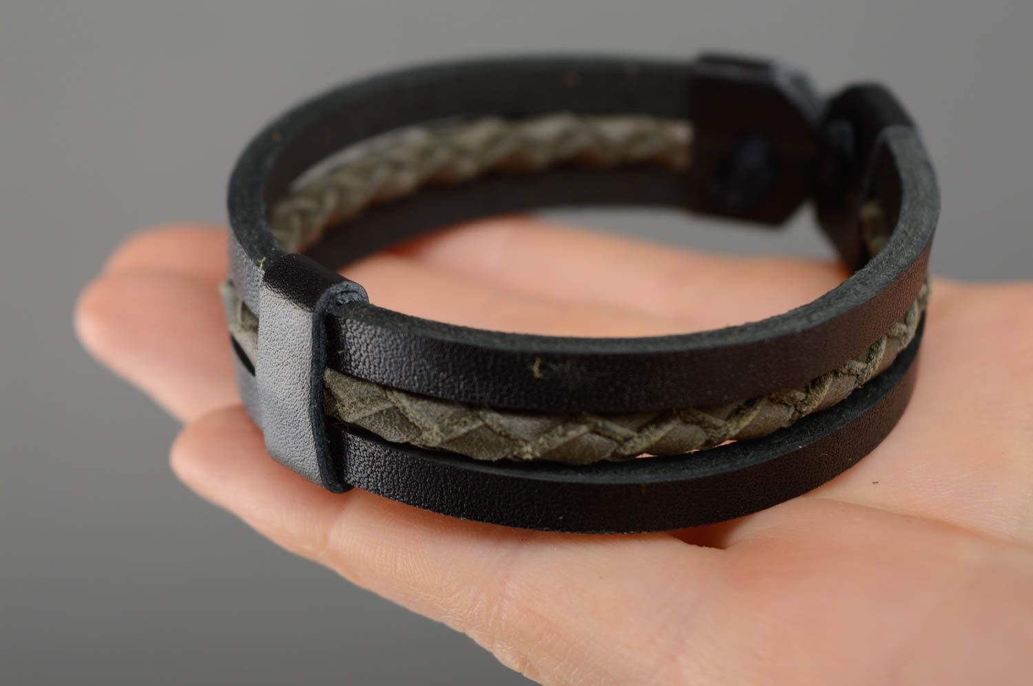 Bracelet fait main de vrai cuir avec tressage accessoire unisexe noir cadeau photo 2