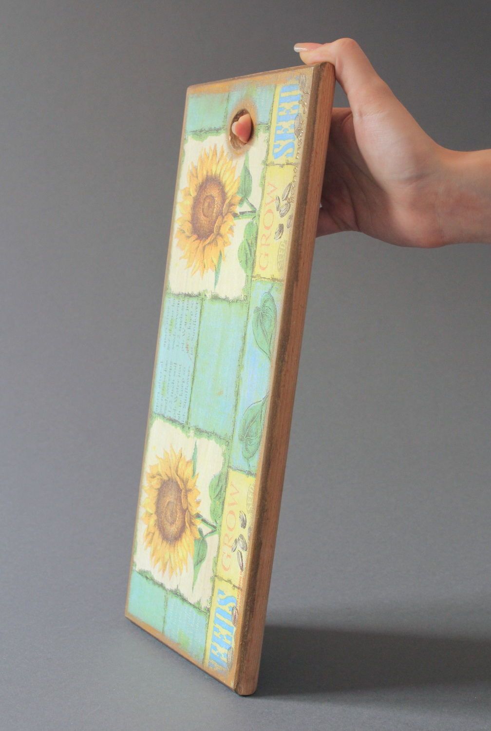 Tagliere di legno fatto a mano oggetto decorativo decoupage con girasoli foto 5