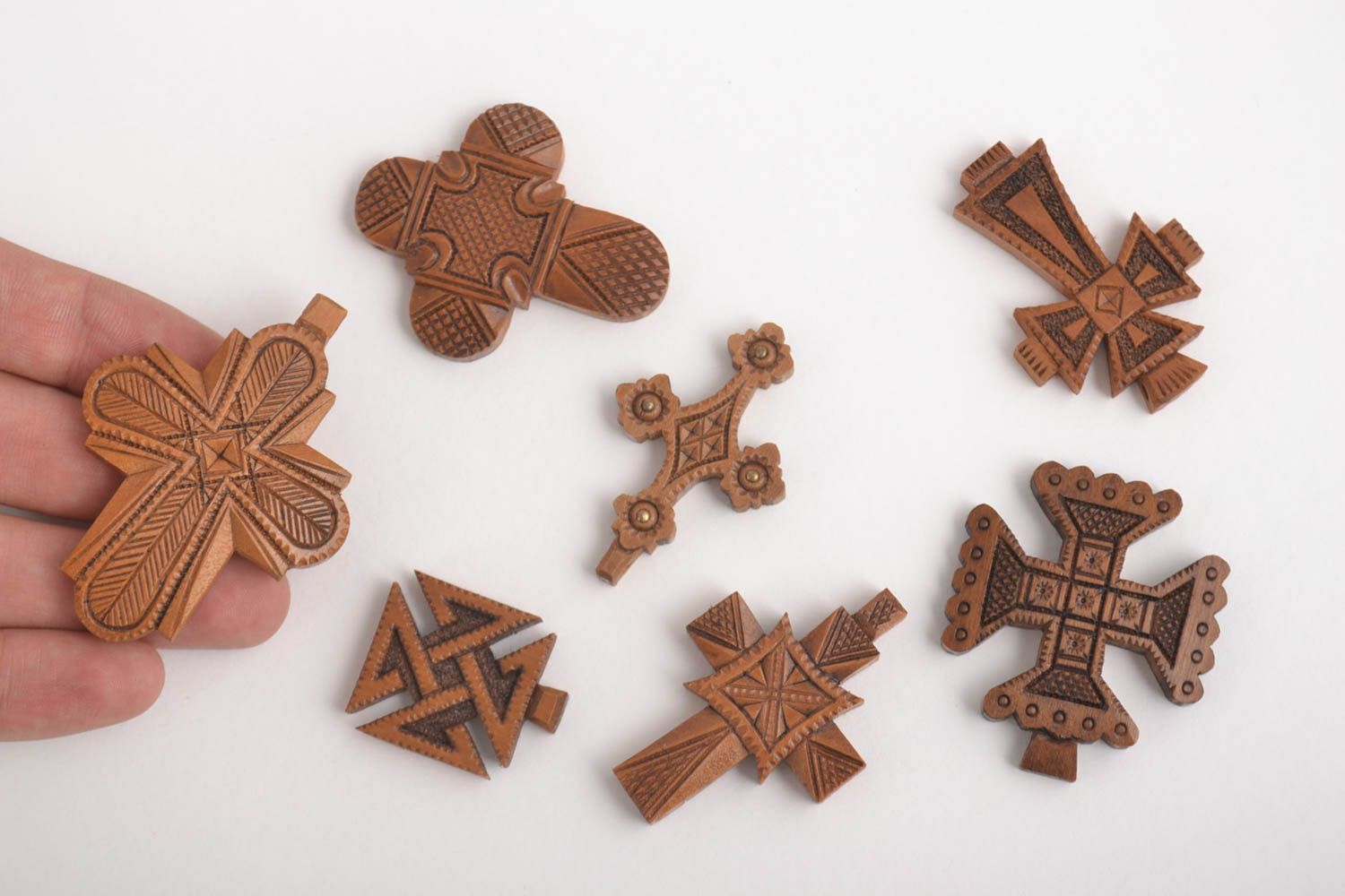 Croix pectorales fait main Pendentifs croix Bijoux ethniques bois 7 pièces photo 5