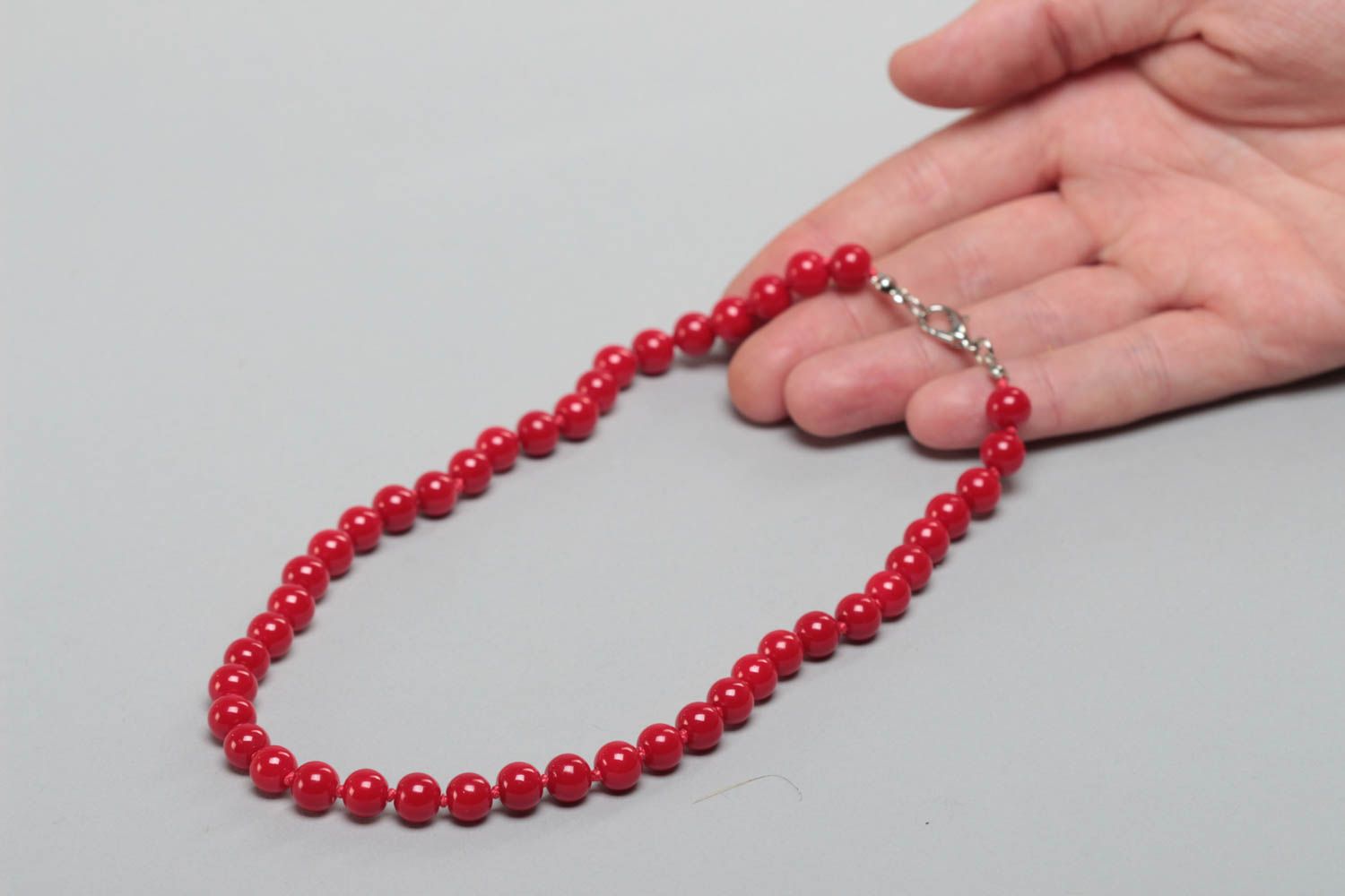Handmade children's red glass bead necklace of average size designer jewelry photo 5