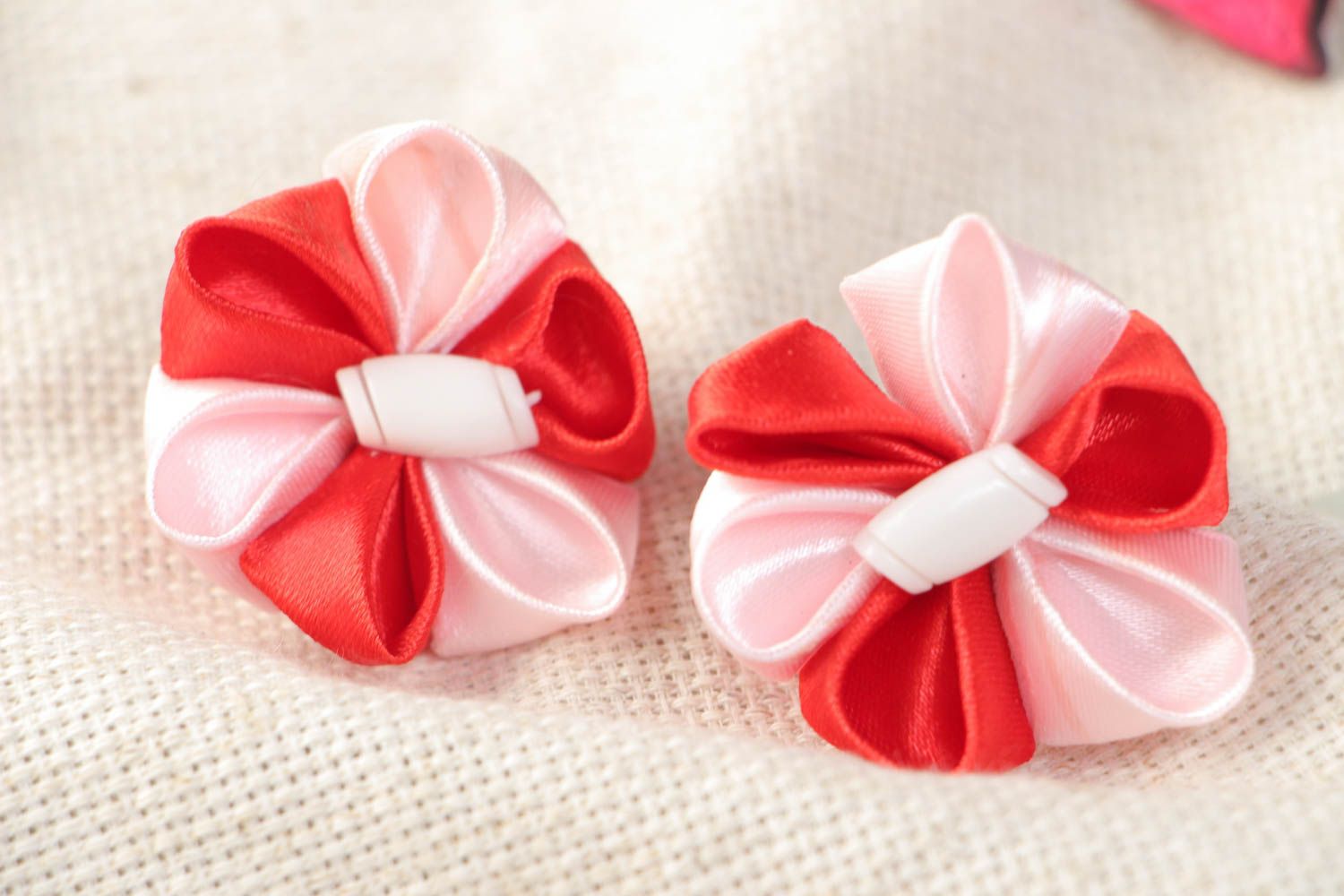 Set of 2 handmade red and pink hair ties with satin ribbon kanzashi flowers photo 1