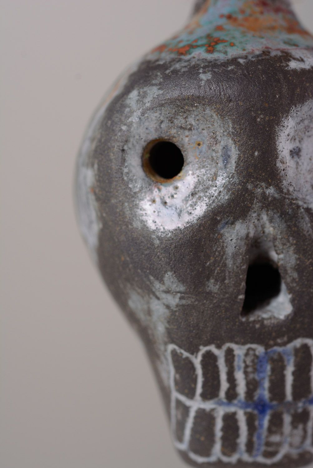 Suspension décorative en argile crâne faite main objet extravagant pour maison photo 2