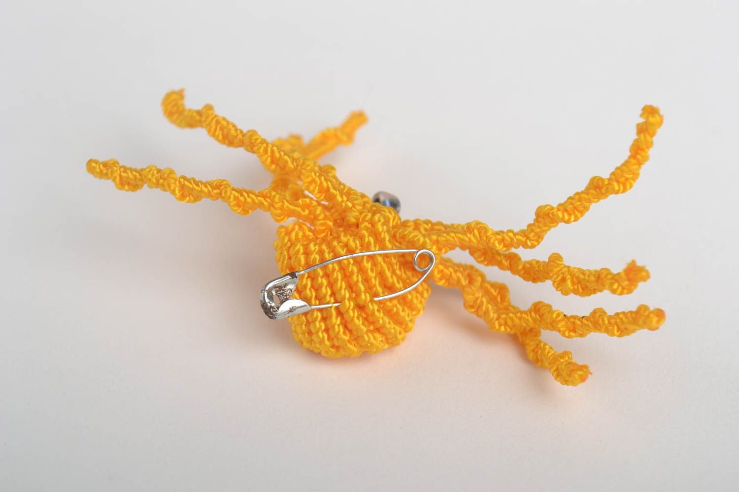 Дизайнерское украшение плетеная брошь ручной работы текстильная брошь желтая фото 3