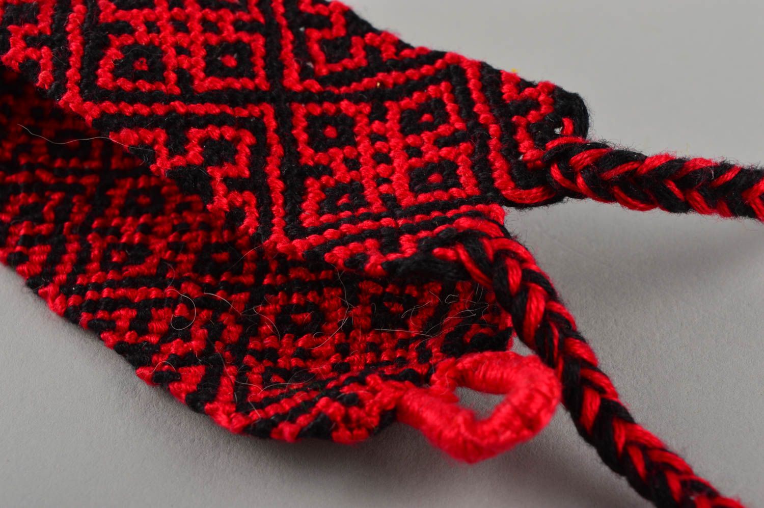Handmade Armband Frauen schwarz rotes Stoff Armband Geschenk für Frau schön foto 4
