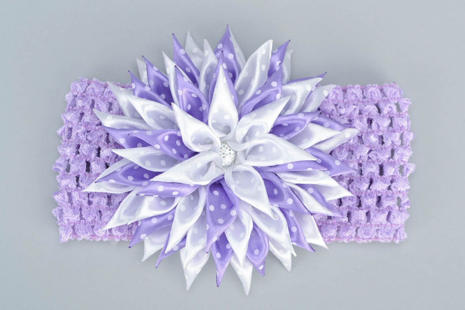 Banda para el pelo hecha a mano con flor de raso de color lila para niña foto 3
