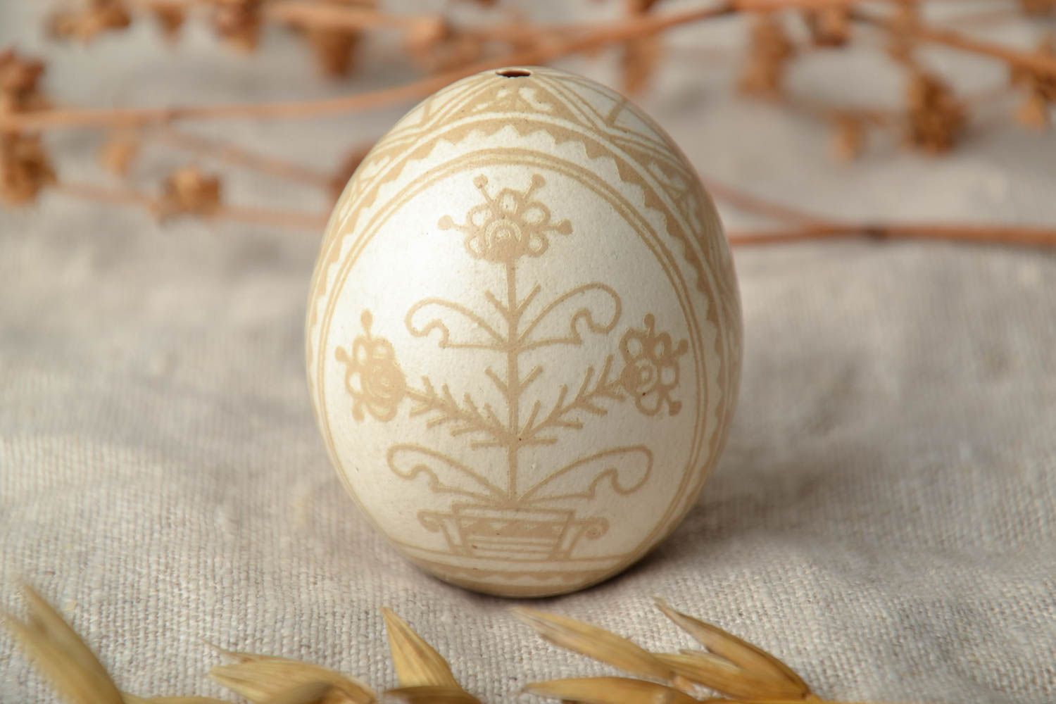 Easter egg etched with vinegar photo 1