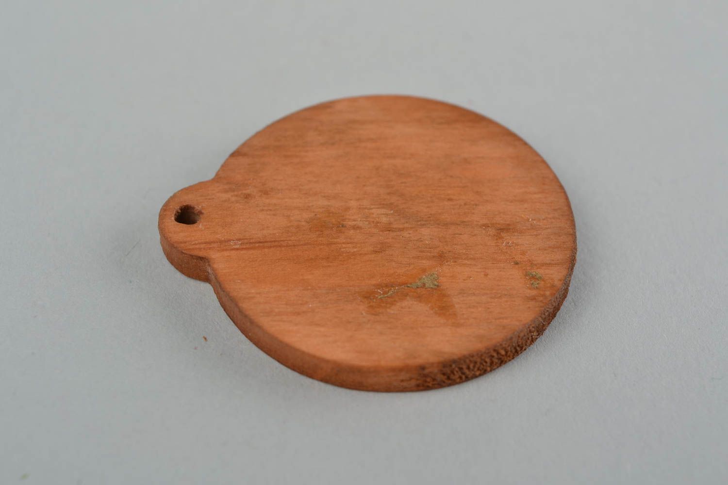 Pendentif porte-bonheur slave rond découpé en bois fait main Croix de Lada photo 5