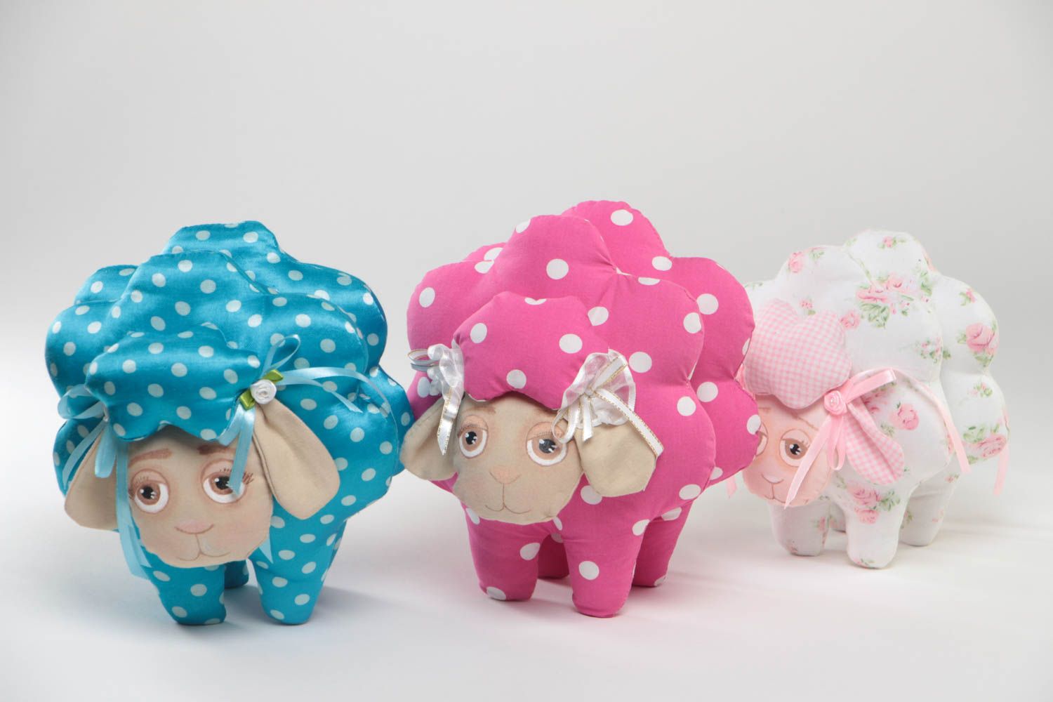 Мягкие игрушки овечки ручной работы набор из трех штук детские тканевые фото 2