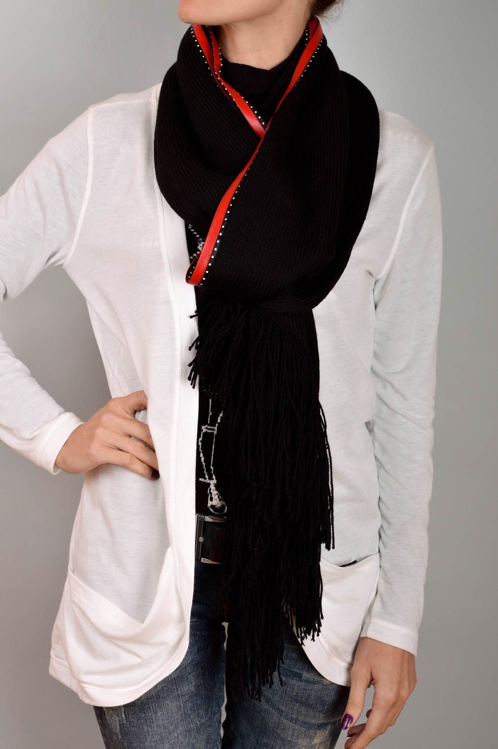 Шарф ручной работы шарф на шею черный с красным оригинальный женский шарф фото 4