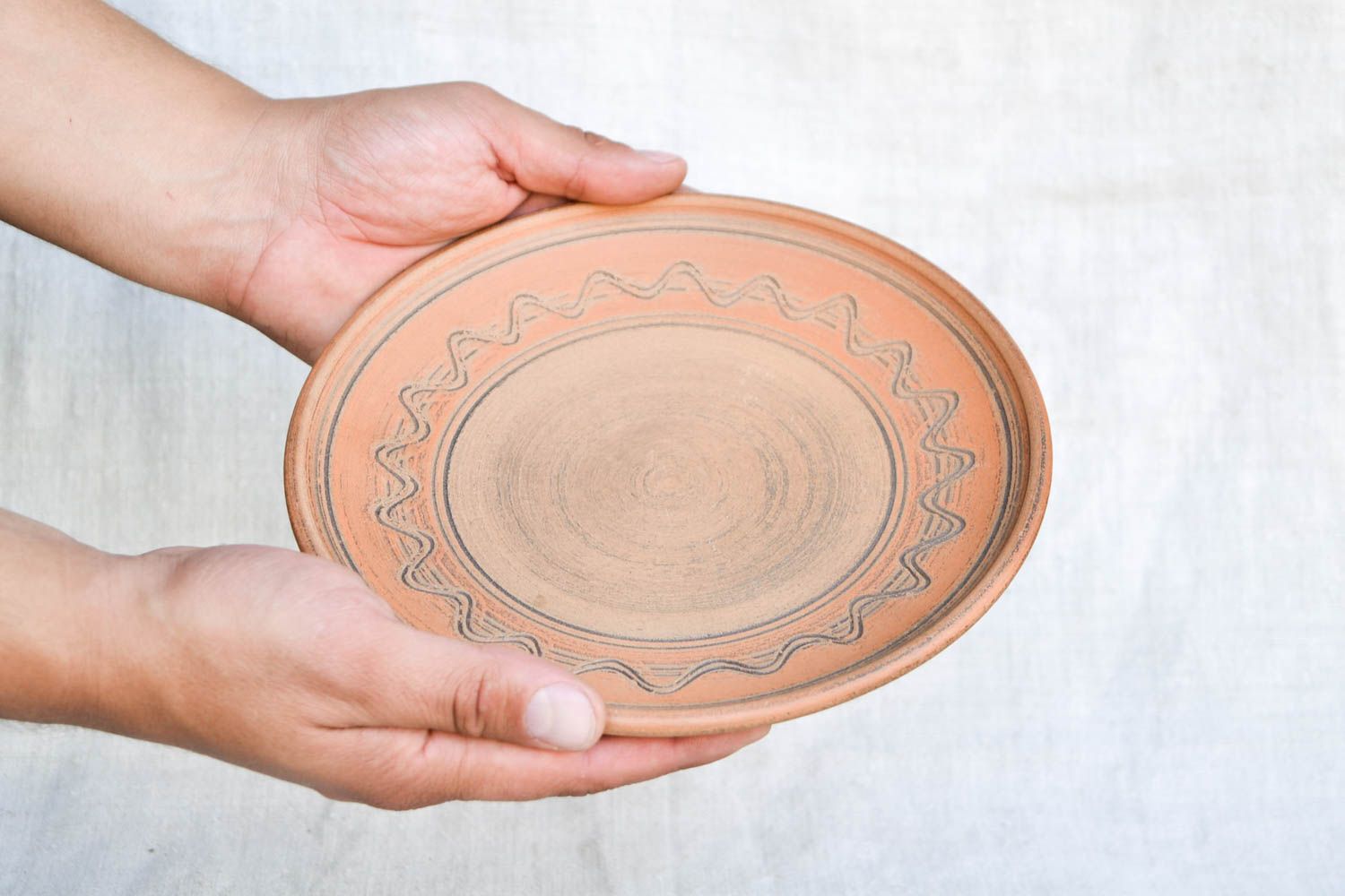 Керамическая тарелка ручной работы посуда для кухни глиняная посуда красивая фото 2