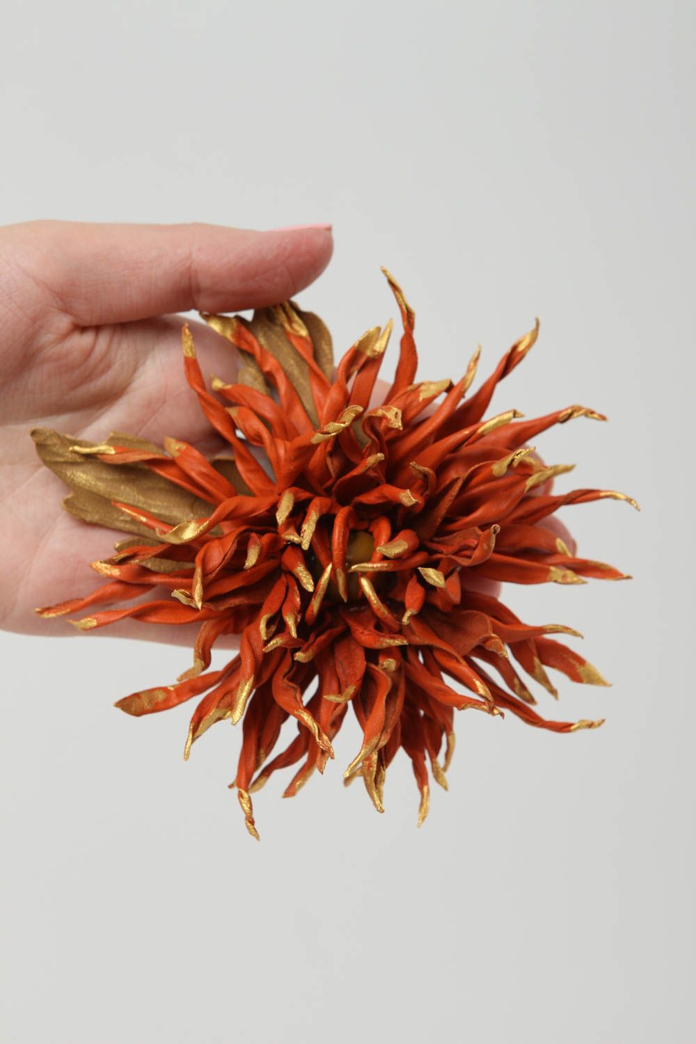Broche en cuir design Bijou fait main Accessoire femme fleur orange belle photo 5