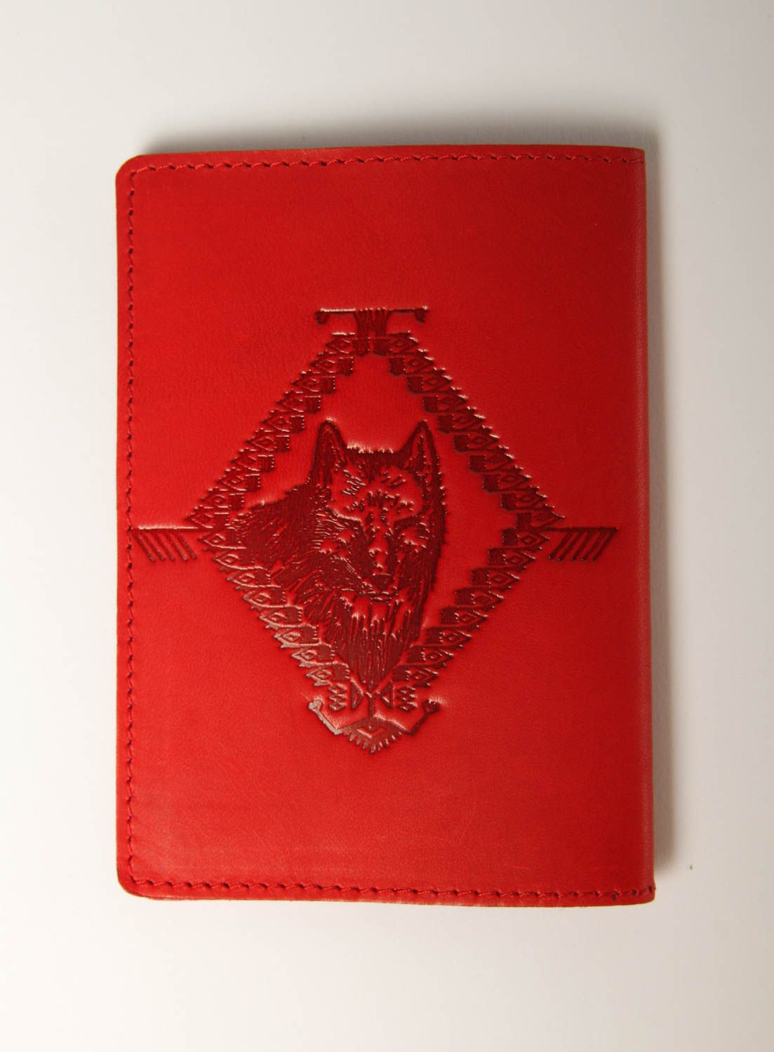 Estuche para pasaporte hecho a mano rojo accesorio de hombre regalo original foto 3