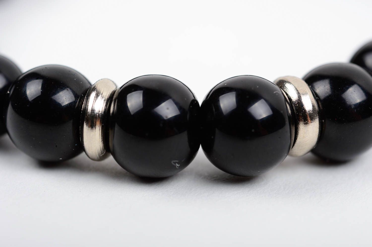 Bracelet noir de perles en pierre naturelle accessoire original fait main photo 5