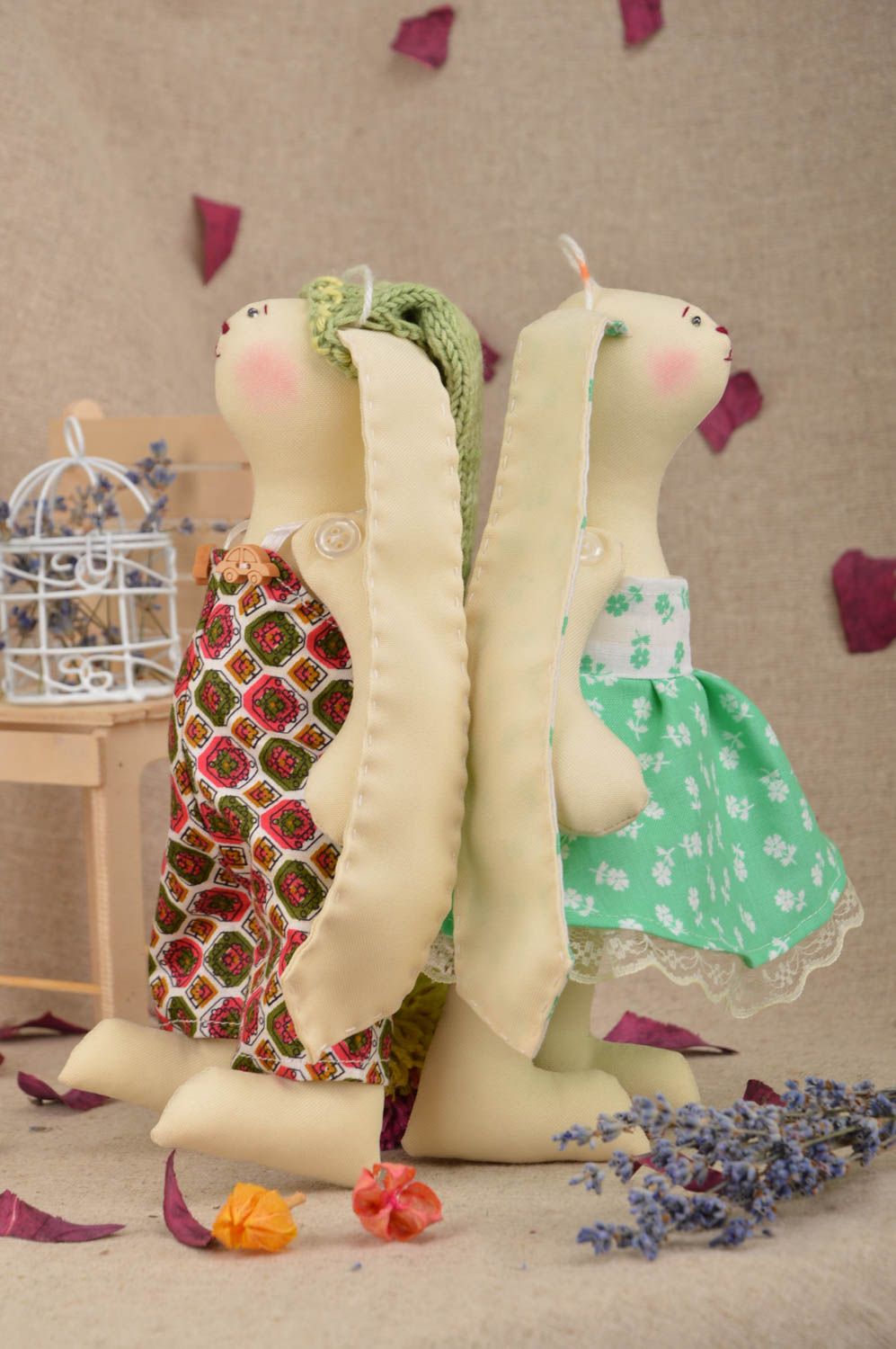 Ensemble de jouets en tissu de coton faits main 2 lapins au rendez-vous photo 1
