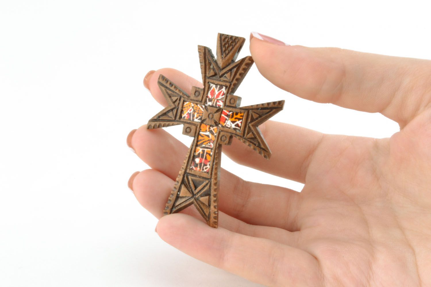 Pendentif croix en bois décorée fait main photo 5