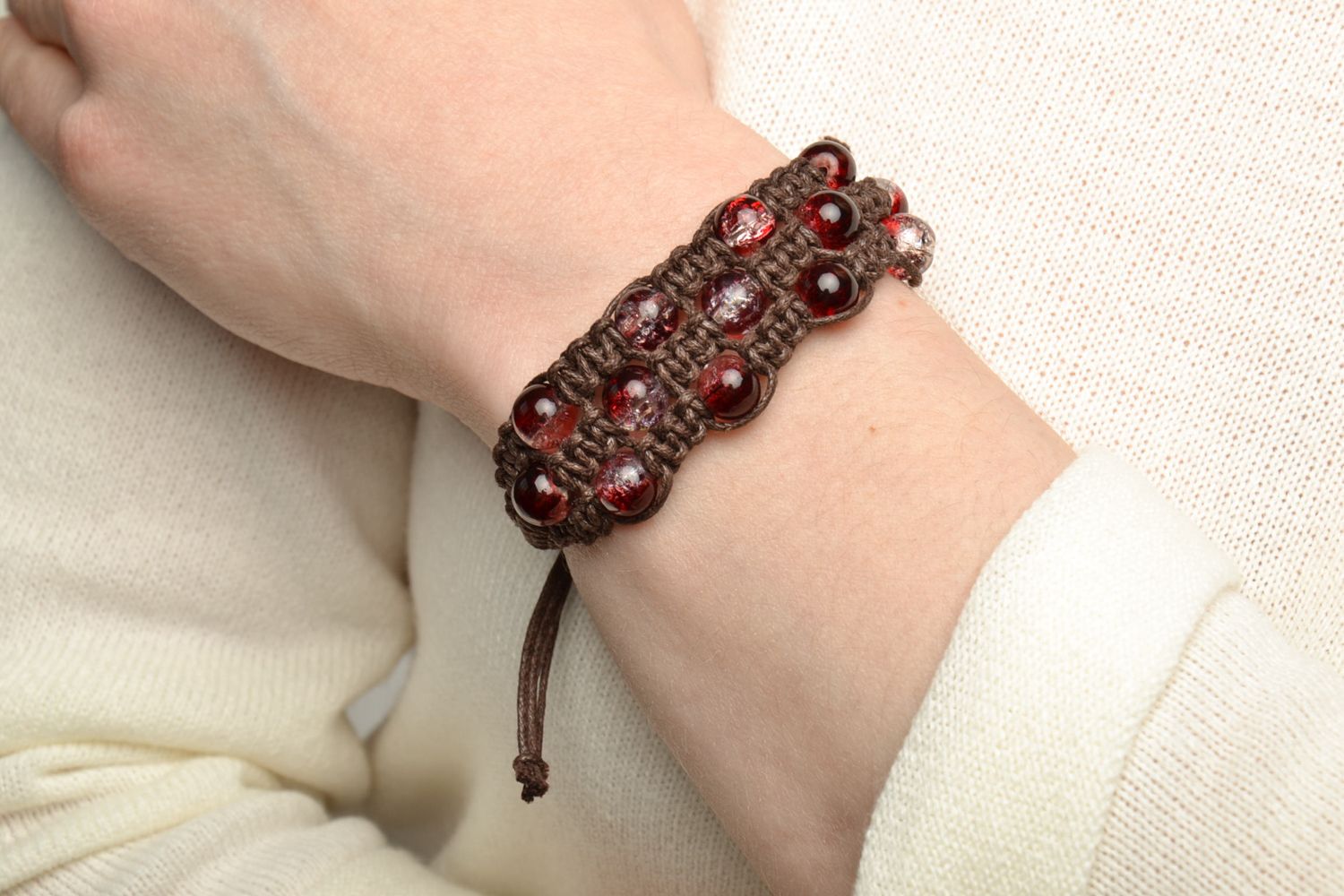Bracelet en verre rouge et cordelette cirée tressée brune large pour femme   photo 5