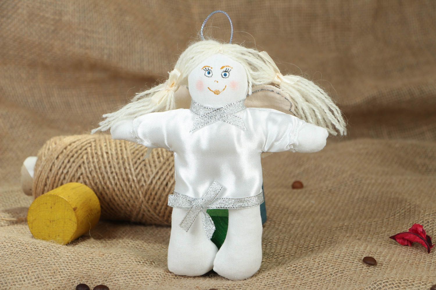 Интерьерная игрушка с петелькой Ангелочек фото 5