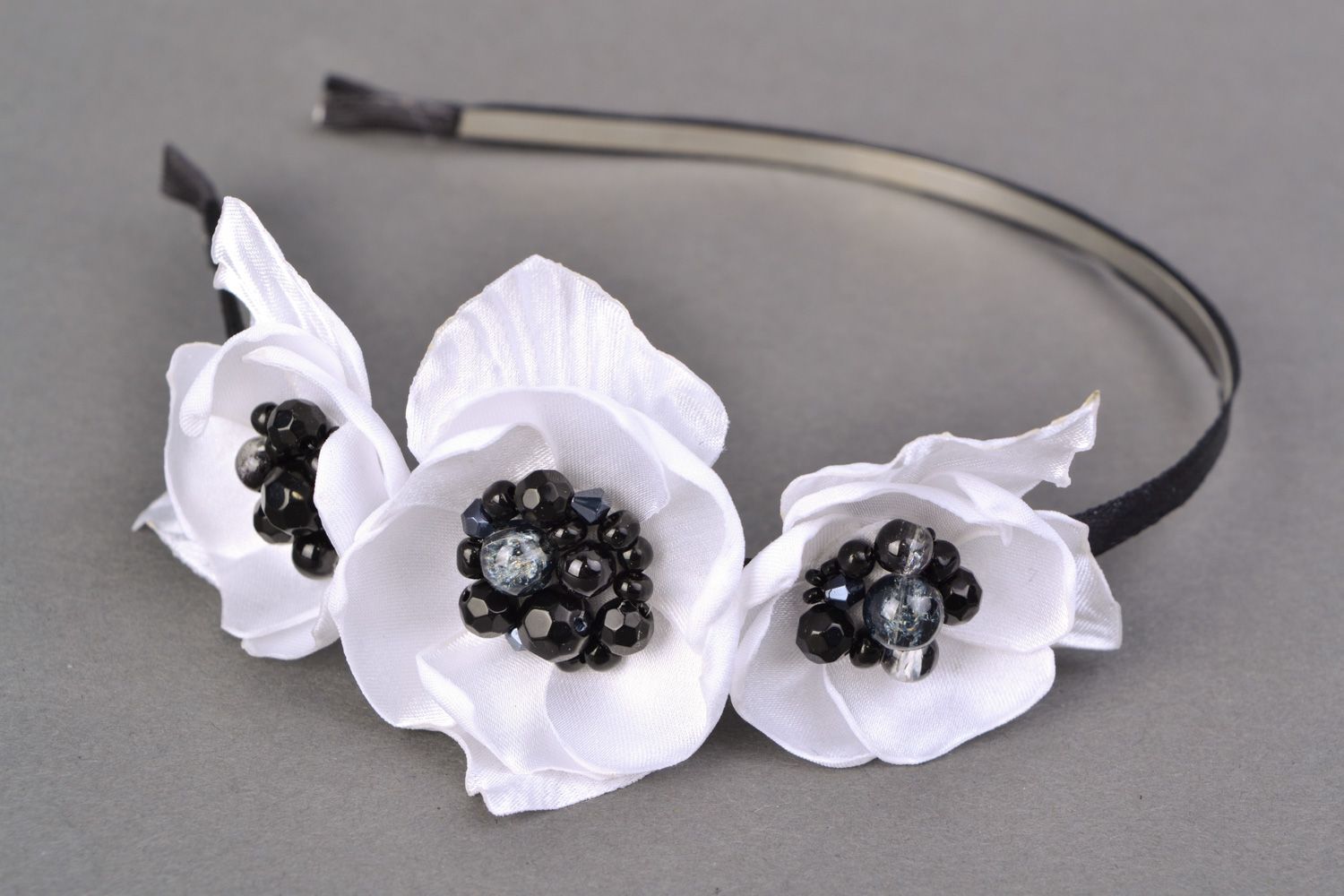 Handmade designer headband with white decorative flowers made of fabric photo 1