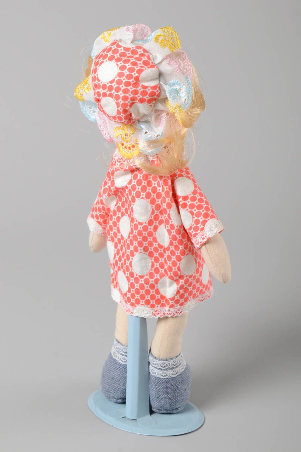 Авторская кукла игрушка ручной работы тряпичная кукла девочка в алом платье фото 4