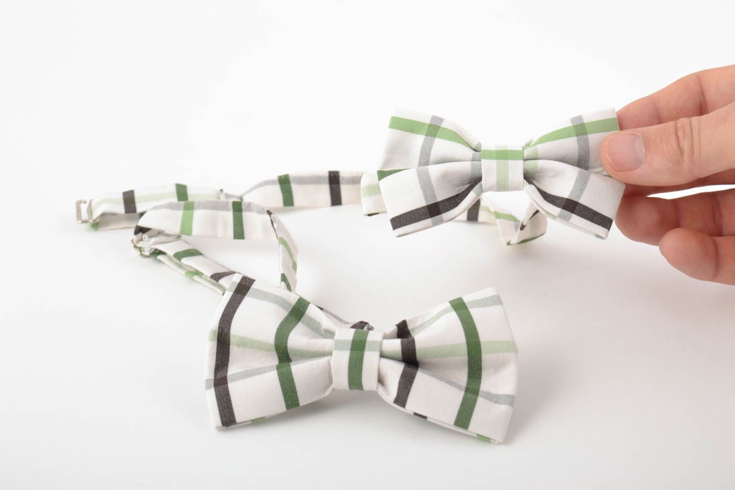 Набор текстильных галстуков-бабочек ручной работы для папы и сына 2 штуки фото 5