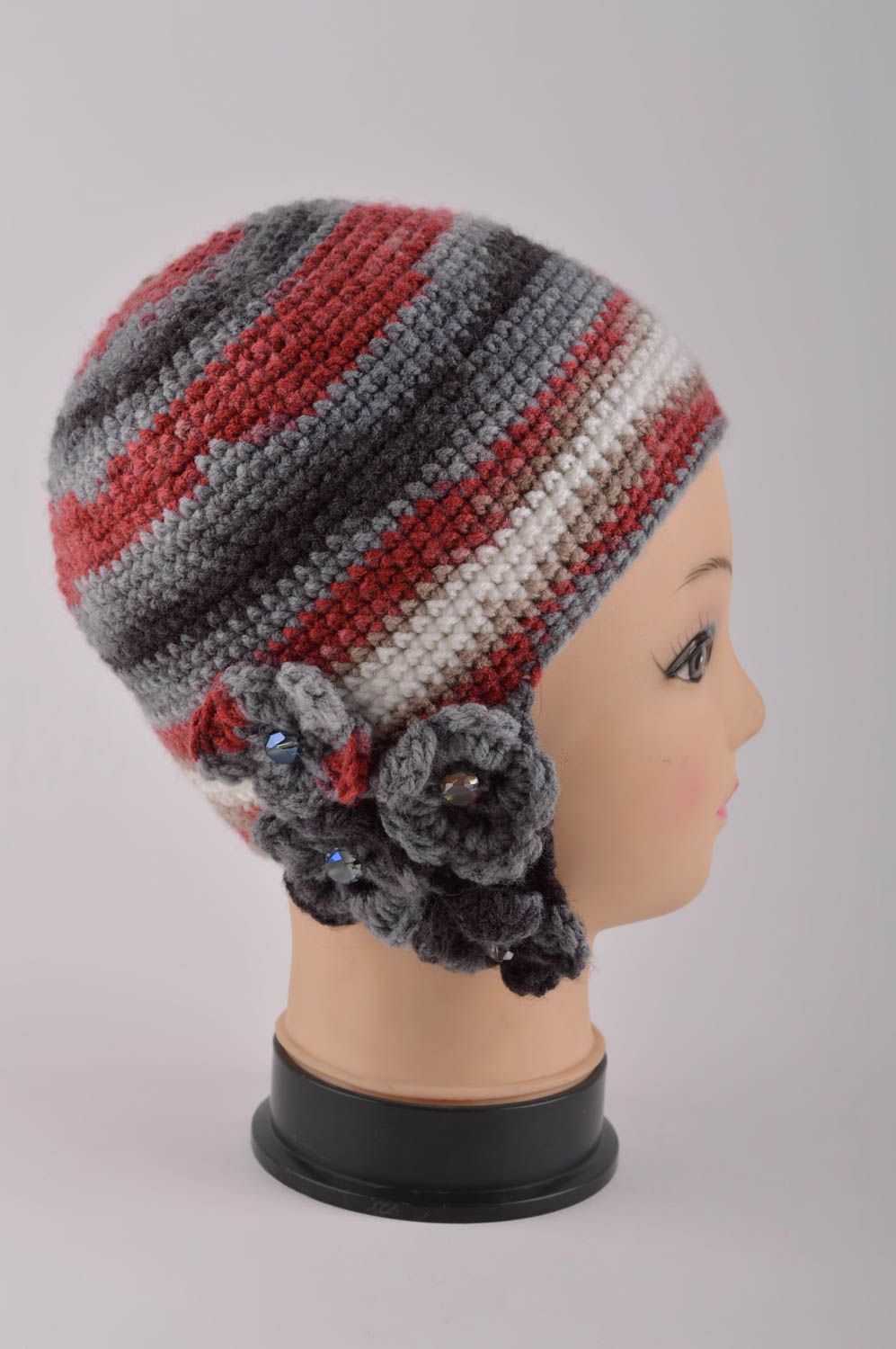 Вязаная шапка ручной работы зимняя шапка вязаная шапочка с ушками и цветами фото 4