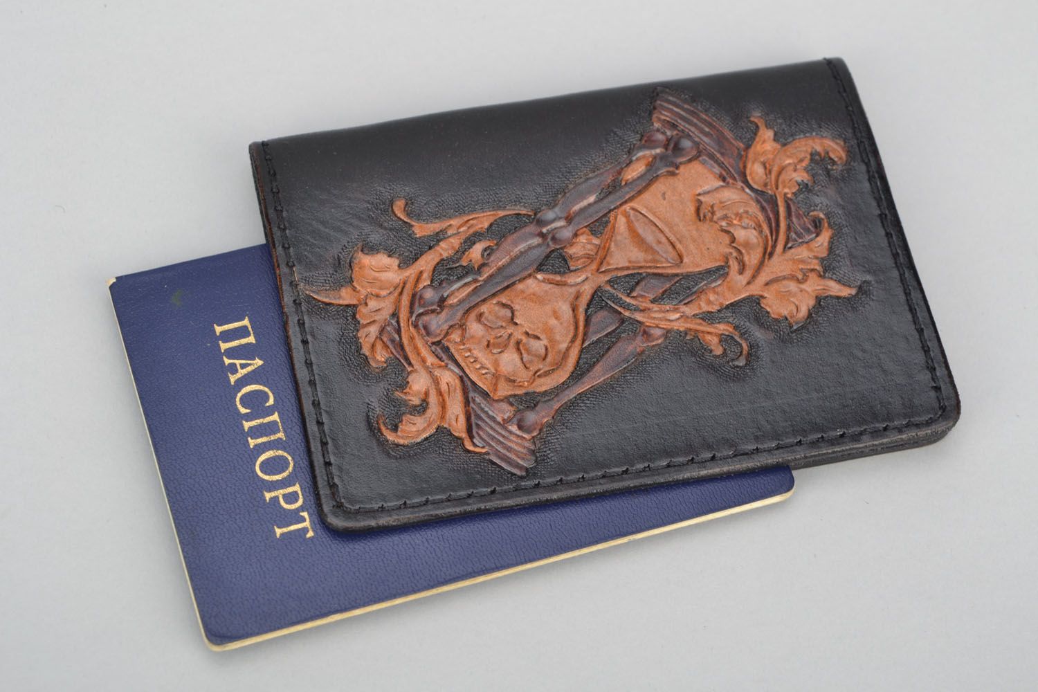 Leather passport cover Time photo 1