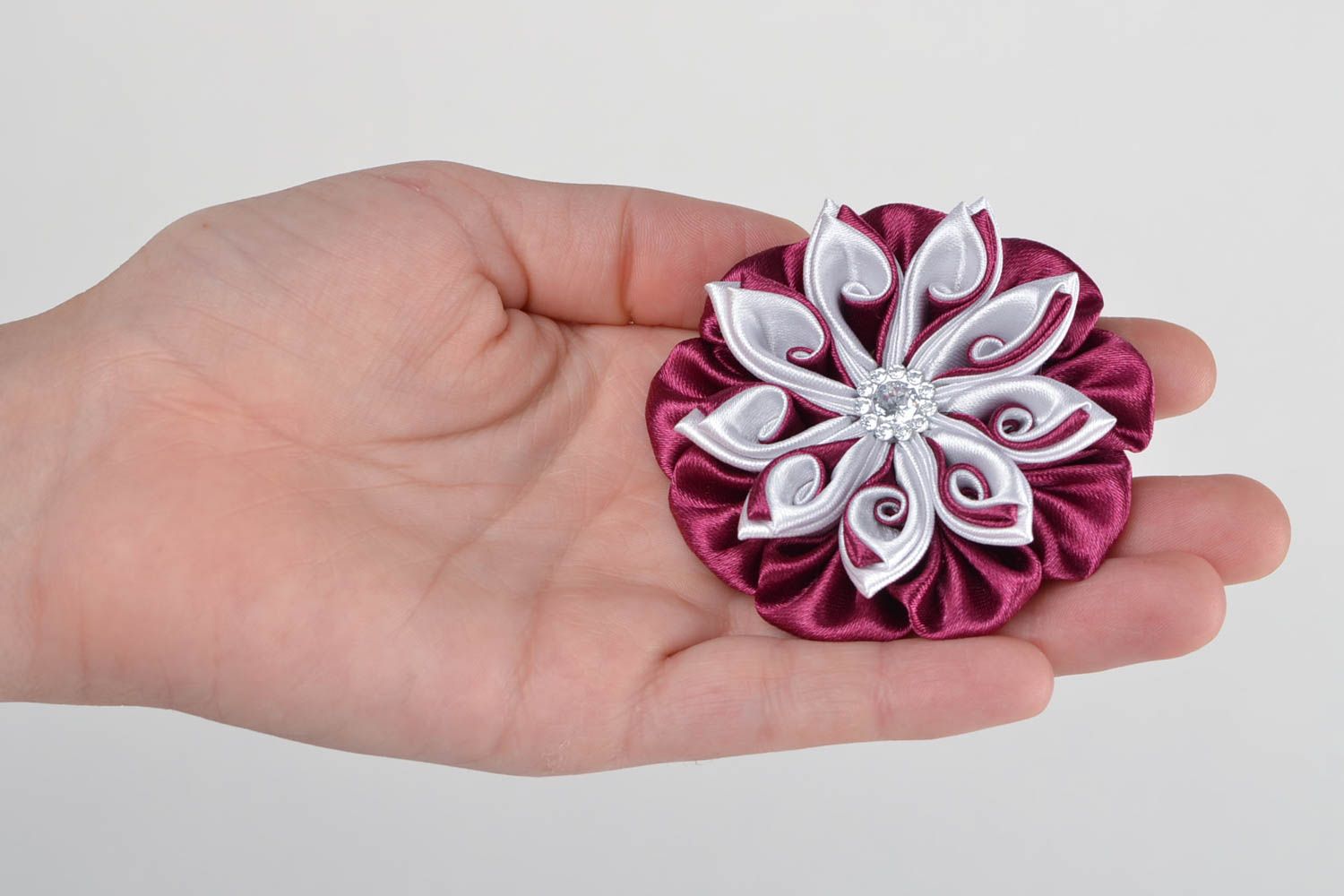 Blume Haargummi aus Atlas handmade grell interessant für kleine Prinzessin foto 2