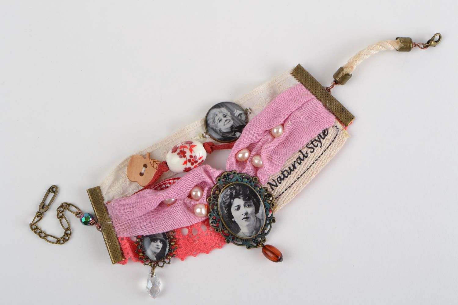 Bracelet vintage fait main Bijoux artisanaux en tissu dentelle Accessoire femme photo 9