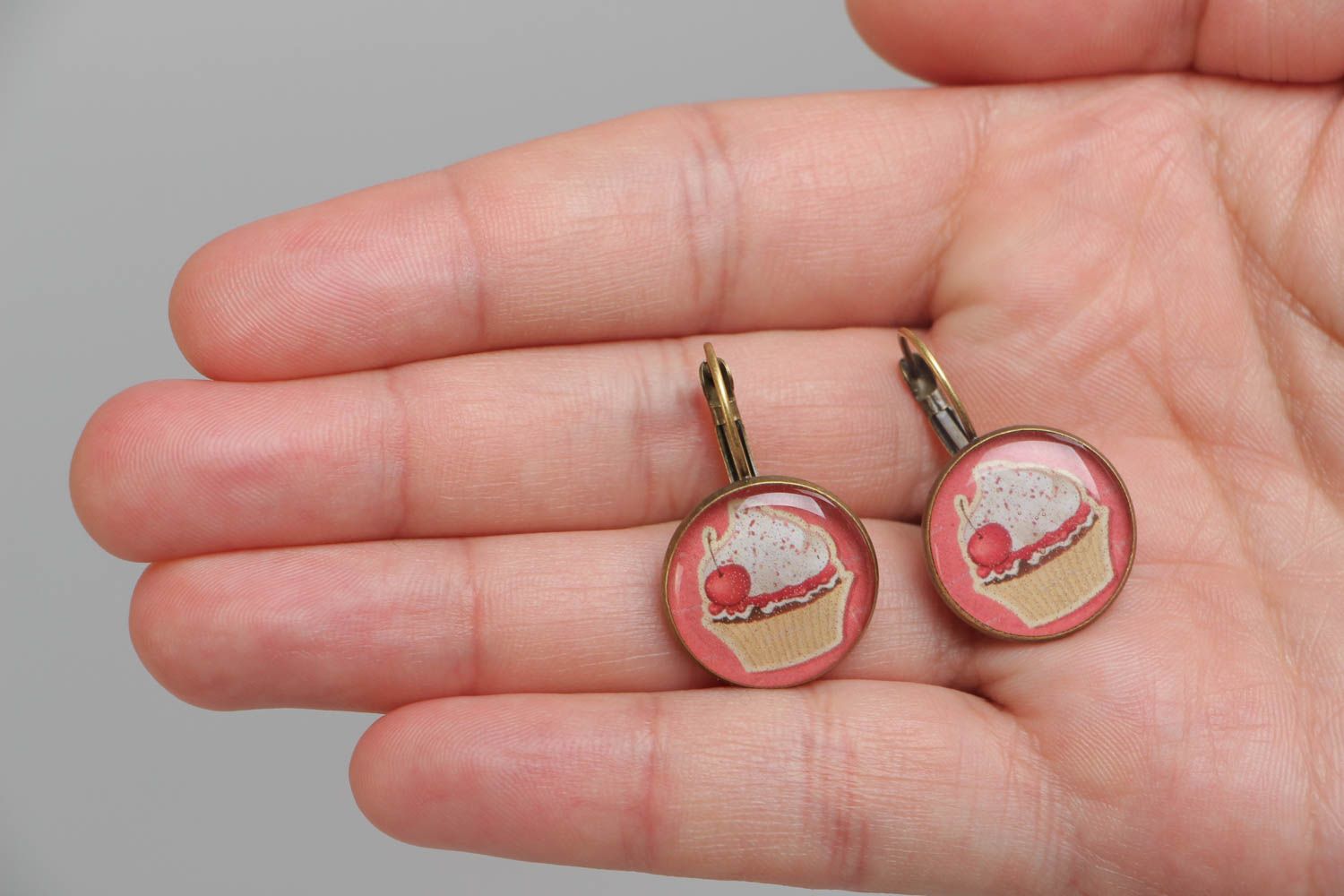 Handmade pink round glass glaze earrings with cakes photo 5