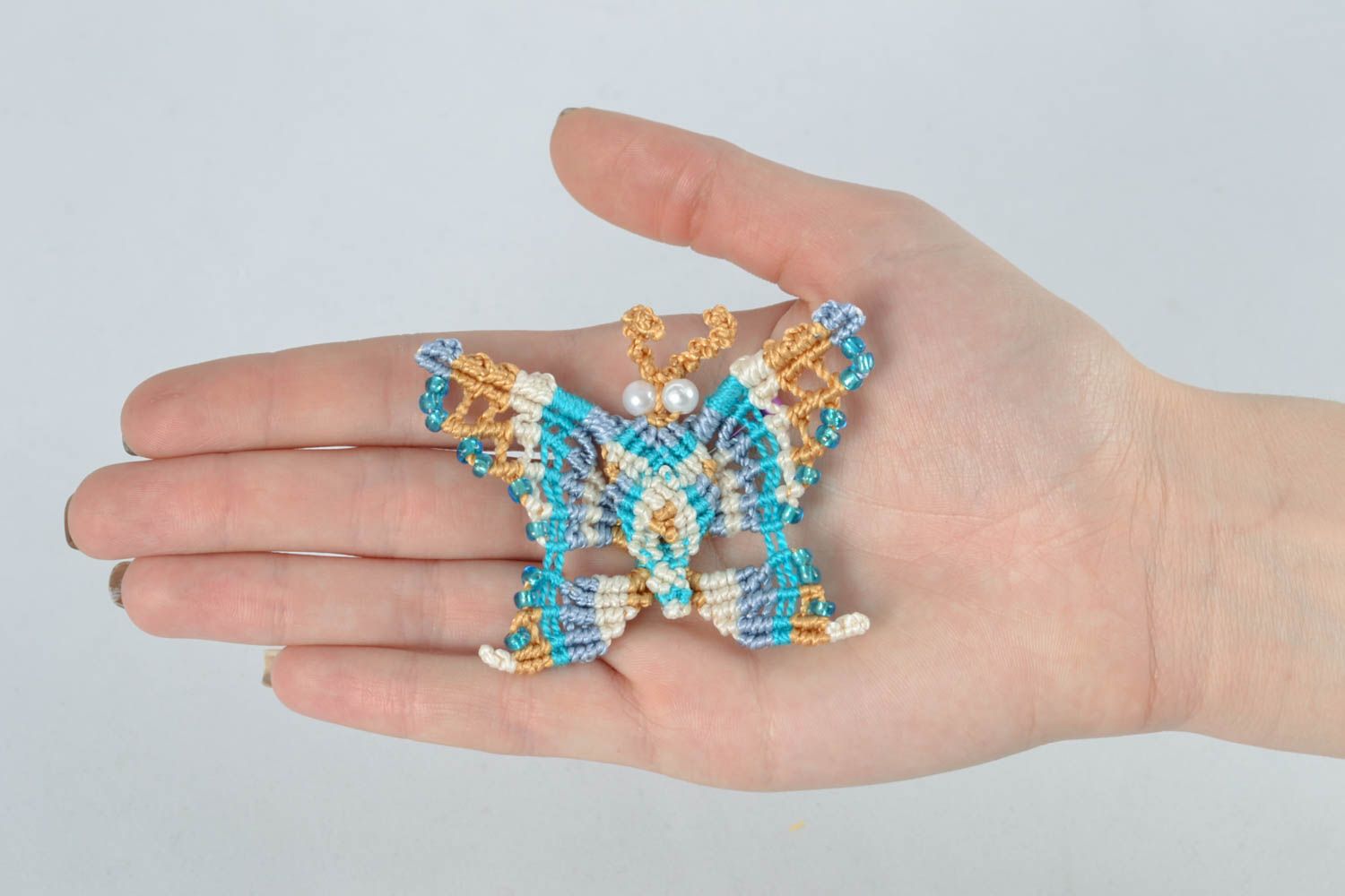 Papillon décoratif en macramé fait main photo 4